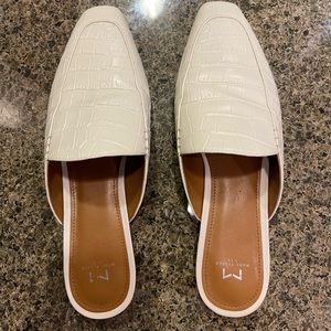 Marc Fisher mules/slides.